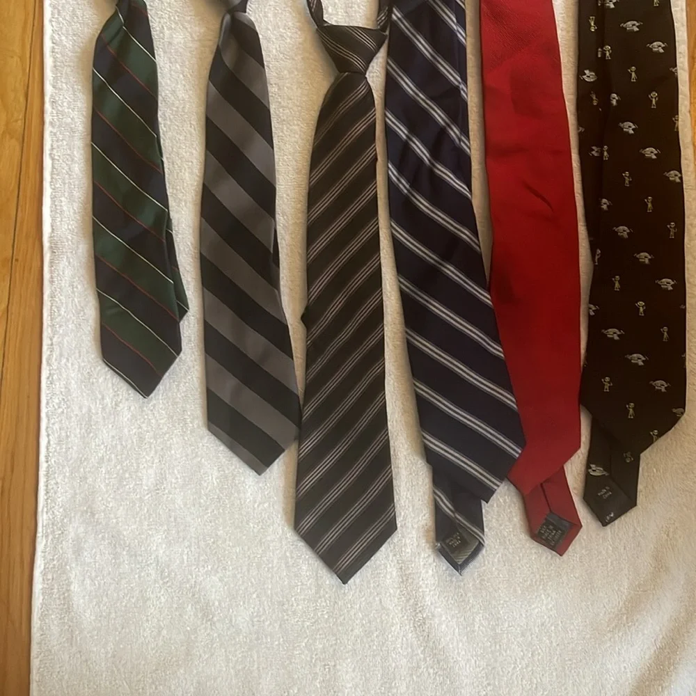 Different colors of ties